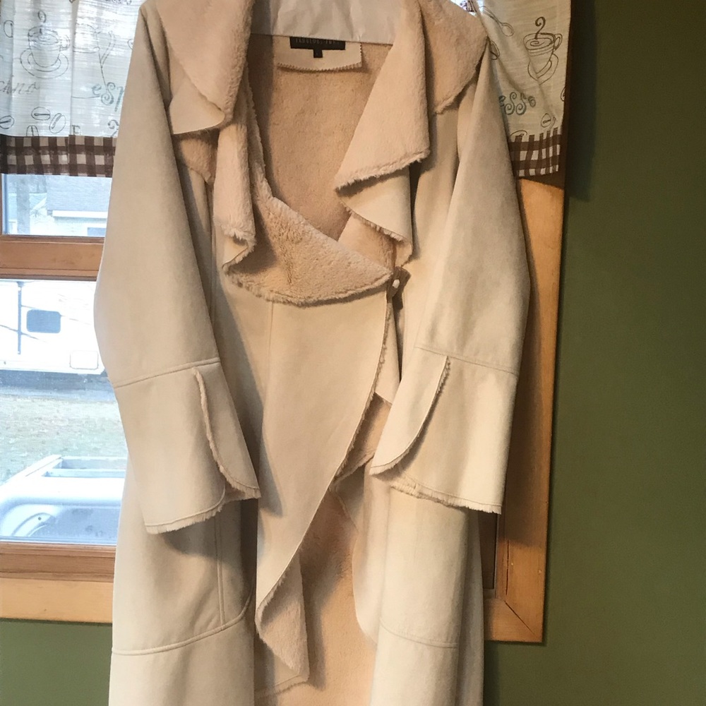 Fabulous Furs coat. new without tags.
